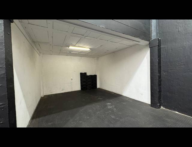 322M² WAREHOUSE TO LET IN LINBRO PARK
